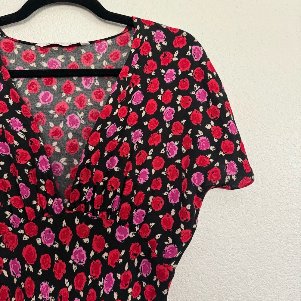 Zara V Neck Floral Maxi Dress in Pink Red Black Medium - Picture 6 of 7